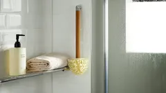 Helppo tapa välttää kalkkikerrostumia kylpyhuoneessa
